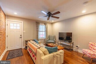 216 W Lafayette St in West Chester, PA - Building Photo - Building Photo