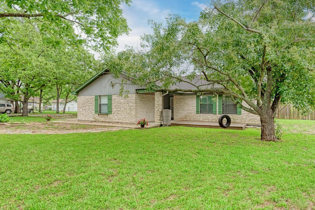 103 Hutto St in Hutto, TX - Building Photo