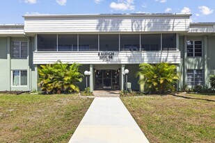 21280 Brinson Ave in Port Charlotte, FL - Building Photo