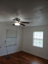 1802 N Avenue Q in Freeport, TX - Building Photo - Building Photo