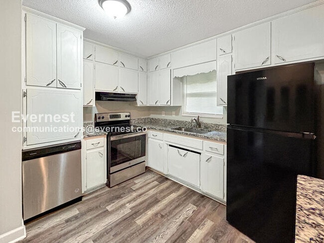 2913 Debra Dr in Fultondale, AL - Building Photo - Building Photo