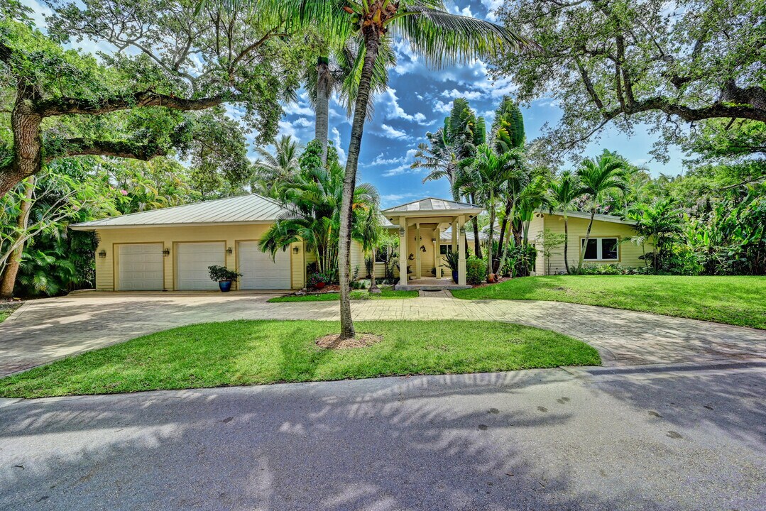 2150 Tanbark Ln in Fort Lauderdale, FL - Building Photo