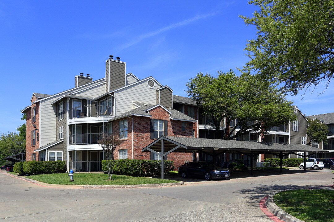 Tenison at White Rock in Dallas, TX - Foto de edificio