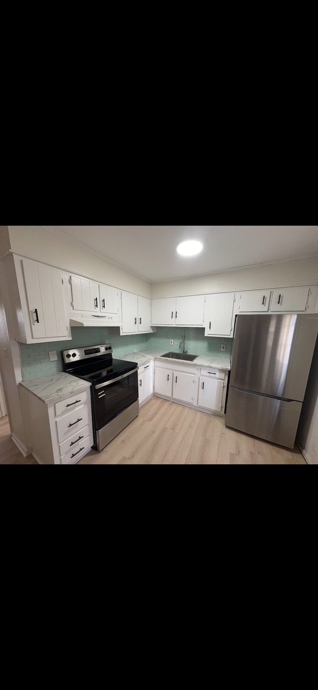 property at 1280 Townsend Ave