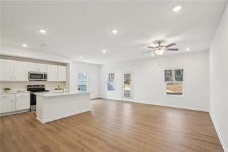 5321 Frontier Ct in Flowery Branch, GA - Building Photo - Building Photo