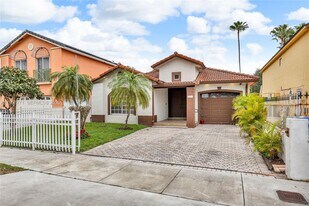 8211 NW 194th Terrace in Hialeah, FL - Building Photo