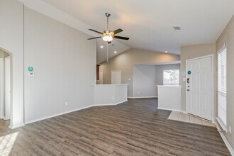 1125 Browntop St in Crowley, TX - Foto de edificio - Building Photo