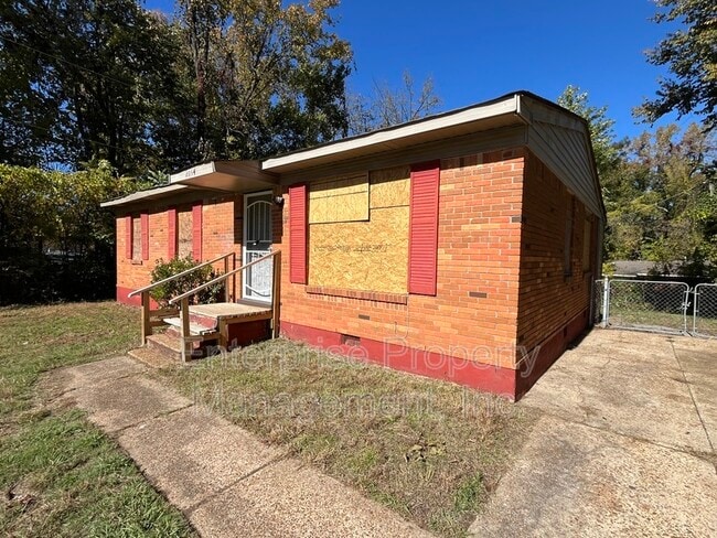 2054 Pueblo Ave in Memphis, TN - Building Photo - Building Photo