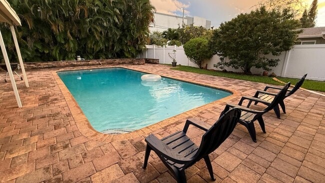 1260 SW 32nd St in Fort Lauderdale, FL - Building Photo - Building Photo