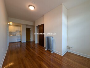 1315 Commonwealth Ave in Boston, MA - Foto de edificio - Building Photo