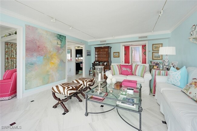 property at 1900 Gulf Shore Blvd N