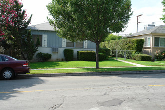 563-569 E Providencia Ave in Burbank, CA - Building Photo - Building Photo