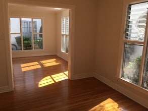 704 Victoria Ave in Venice, CA - Building Photo - Building Photo