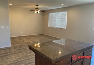11716 Starlight Dr in Bakersfield, CA - Building Photo - Building Photo
