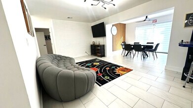 6630 Cody St in Hollywood, FL - Building Photo - Building Photo