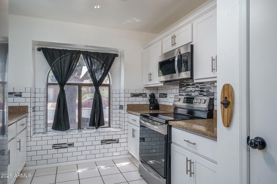 6450 W Lawrence Ln, Unit 3077 in Glendale, AZ - Building Photo
