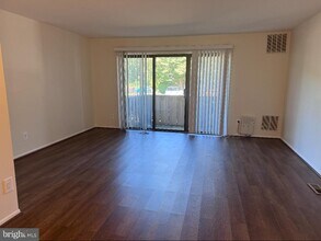 1001 Woodhollow Dr in Evesham, NJ - Building Photo - Building Photo