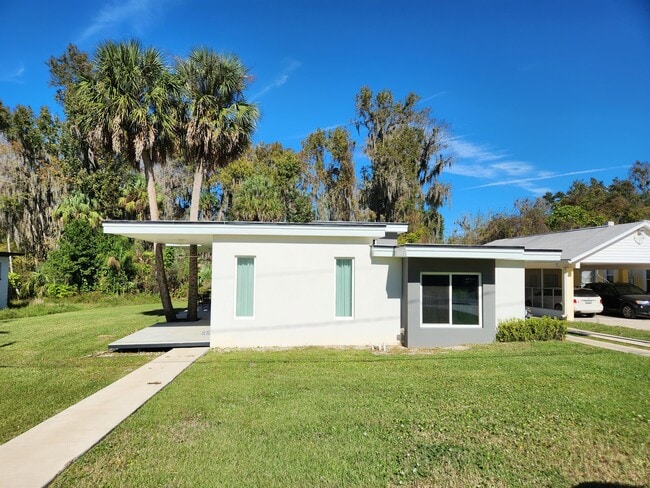property at 513 Mulholland Park