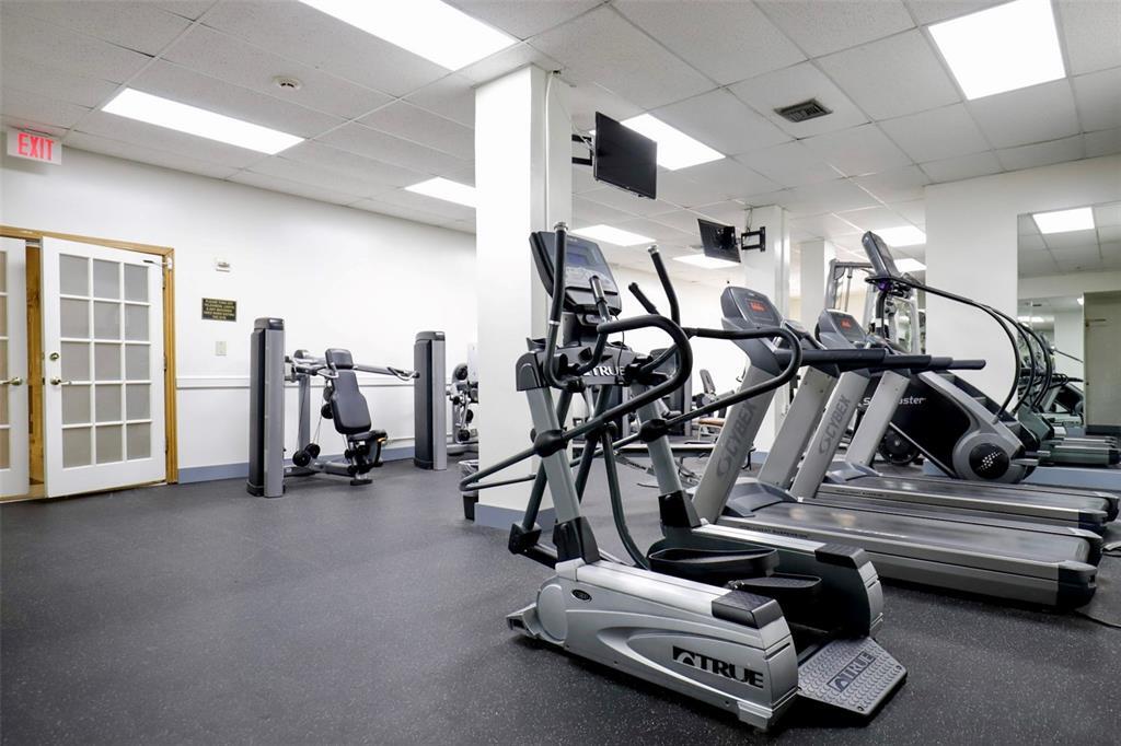 3800 S Ocean Dr, Unit 425 in Hollywood, FL - Building Photo