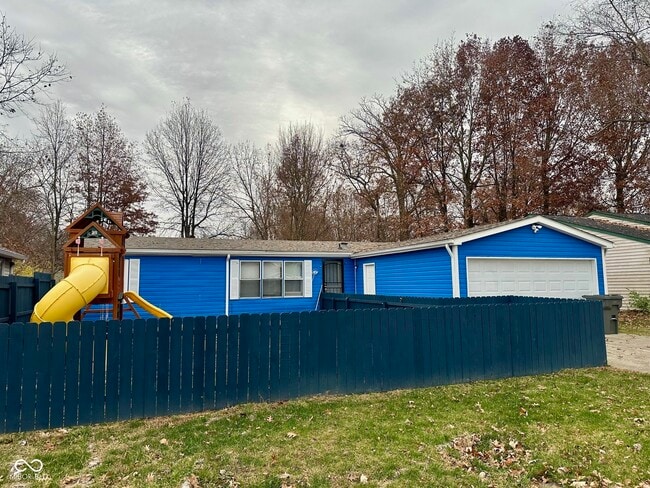 3831 Ireland Dr in Indianapolis, IN - Building Photo - Building Photo