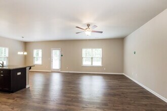 200 Neal Dr in Charlotte, NC - Building Photo - Building Photo