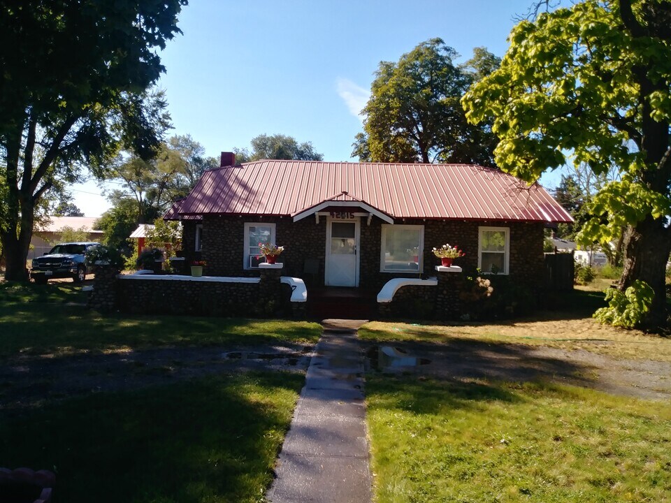 4215 N Evergreen Rd in Spokane Valley, WA - Building Photo