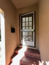 911 Santa Clara Ave-Unit -911B (Cottage) in Alameda, CA - Building Photo - Building Photo