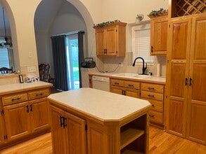 505 S Lakeshore Dr in Raymore, MO - Building Photo - Building Photo