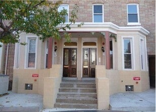 3832 Baring St in Philadelphia, PA - Foto de edificio - Building Photo