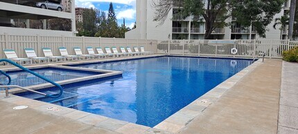 98-410 Koauka Loop, Unit Pearl 2 in Aiea, HI - Building Photo - Building Photo
