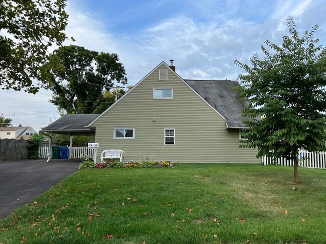 property at 16 Crabtree Dr