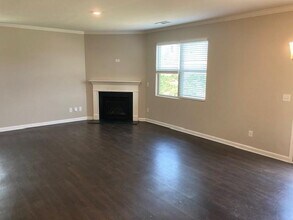 6835 Lake Overlook Ln in Flowery Branch, GA - Building Photo - Building Photo