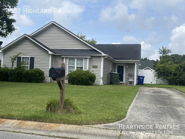 property at 3652 Highland Dr