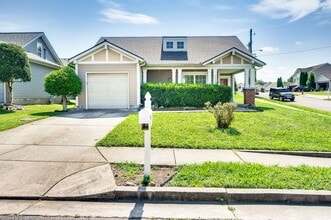 3636 Crossbrooke Dr in Nashville, TN - Building Photo - Building Photo