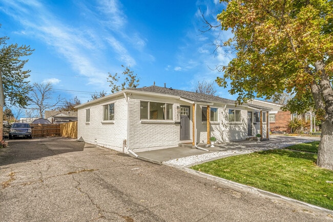 57 Del Mar Cir, Unit 57 in Aurora, CO - Building Photo - Building Photo