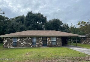106 Rich Angel Dr in Carencro, LA - Building Photo