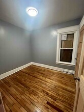 912 Saratoga St, Unit 1 in Utica, NY - Foto de edificio - Building Photo