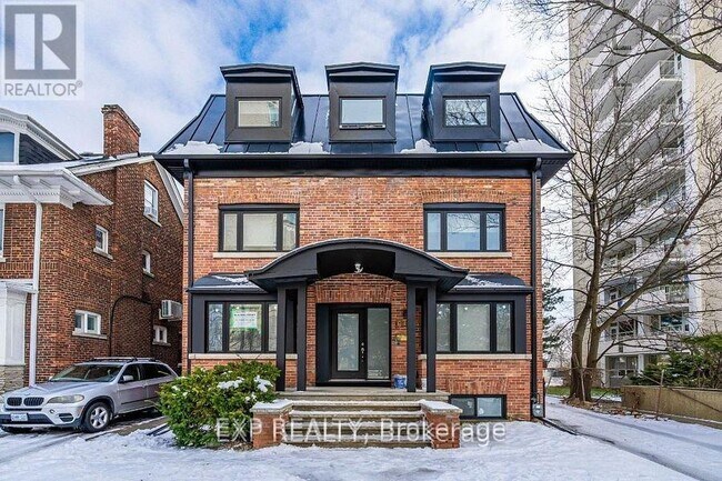 67-67 Oakmount Rd
