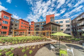 South Block Apartments in Salem, OR - Foto de edificio - Building Photo