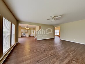 302 Forest Bend Dr in Mount Juliet, TN - Foto de edificio - Building Photo