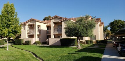321 Inger Dr in Santa Maria, CA - Foto de edificio - Building Photo