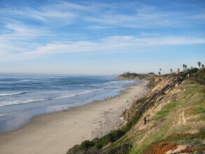 2225 Manchester Avenue, Unit #1 in Encinitas, CA - Foto de edificio - Building Photo