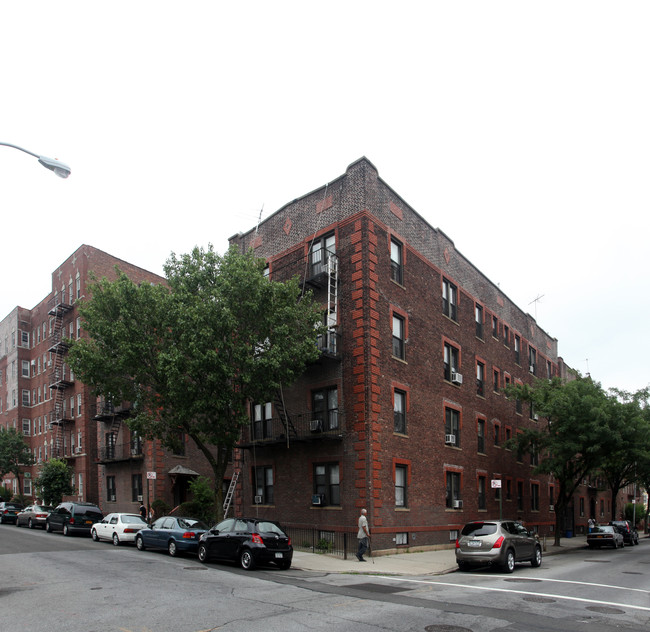 138-28 90th Ave in Jamaica, NY - Foto de edificio - Building Photo