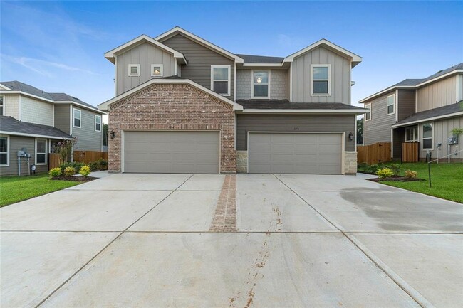 117 Wickersham in Conroe, TX - Building Photo - Building Photo