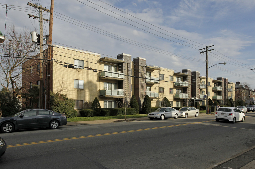 Passero Apartments in Pittsburgh, PA - Foto de edificio