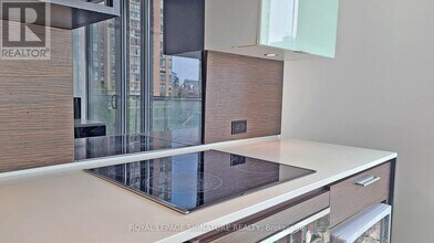 75 St Nicholas St in Toronto, ON - Building Photo - Building Photo
