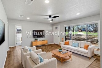 131 Long St in Bowie, TX - Building Photo - Building Photo