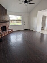 8703 Collingsdale Rd in La Porte, TX - Building Photo - Building Photo