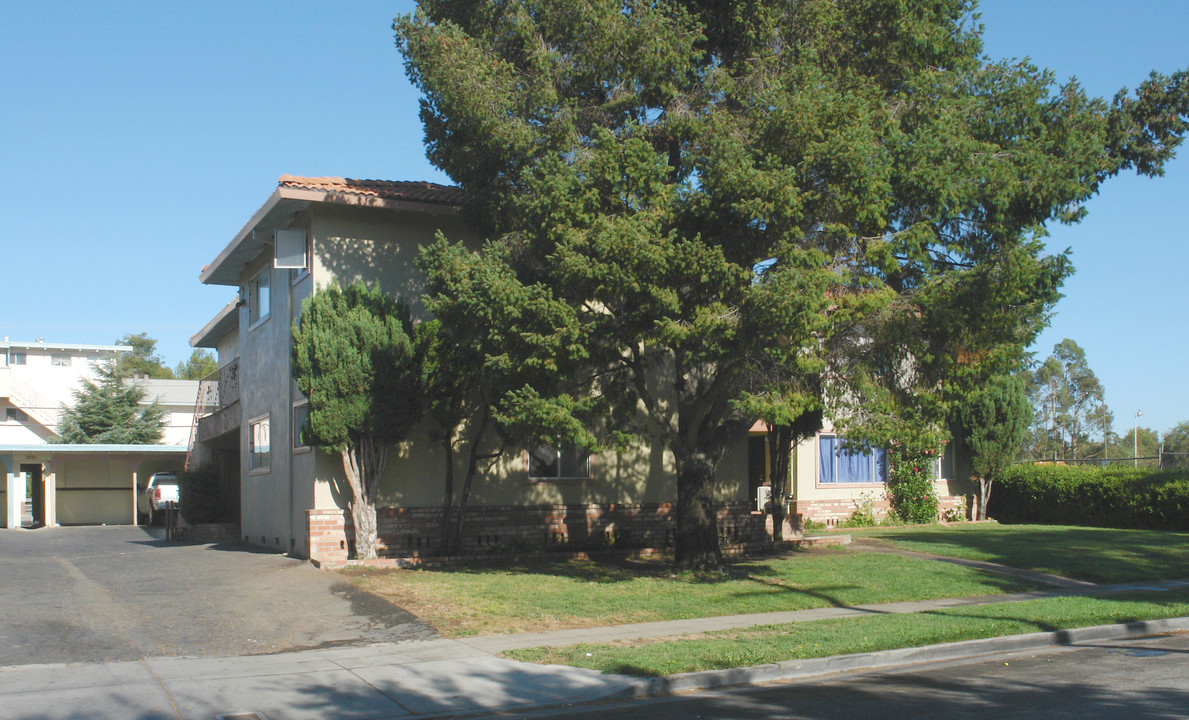 2481 Skylark Dr in San Jose, CA - Foto de edificio