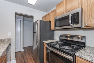 Village of Coldstream in Cincinnati, OH - Building Photo - Building Photo